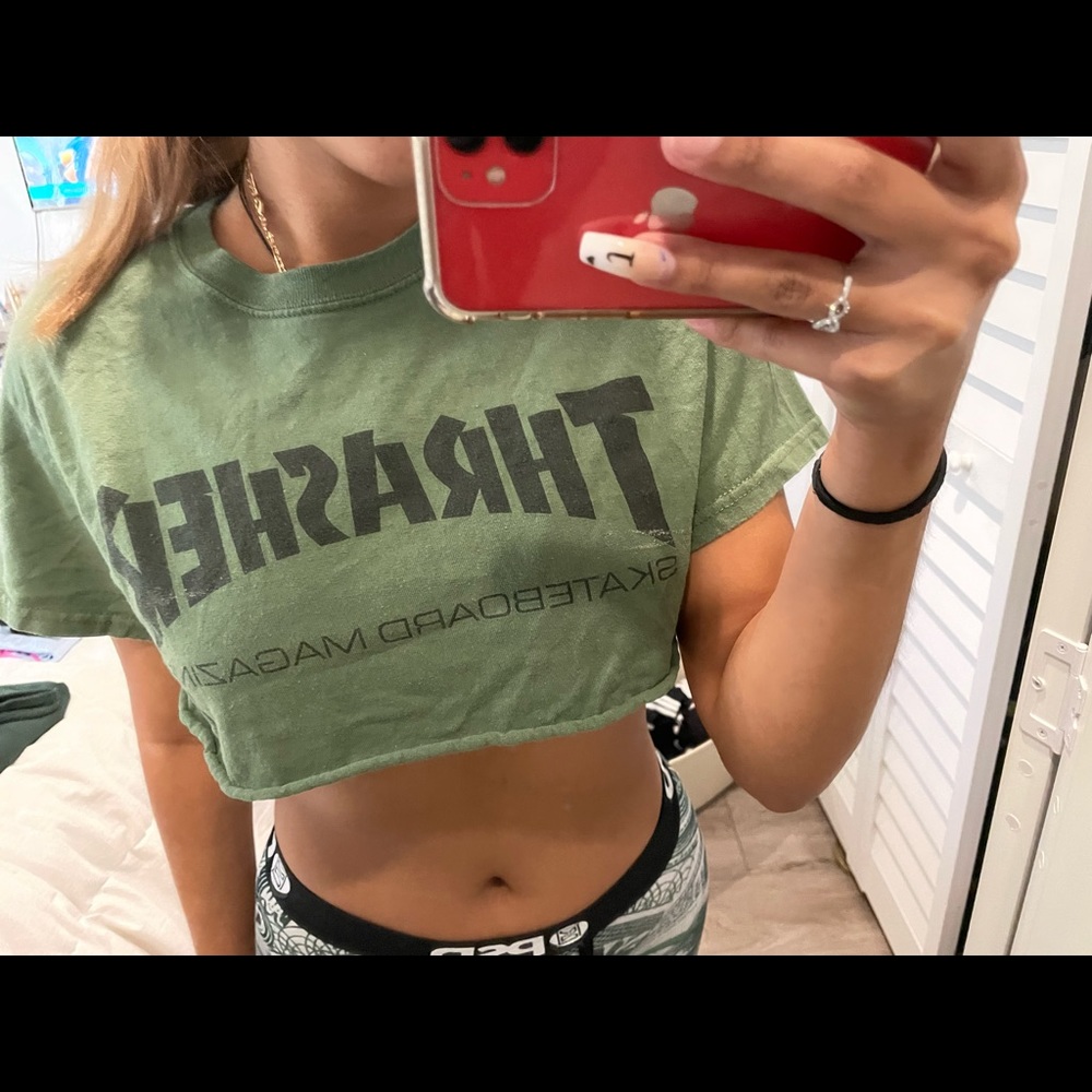 Cropped thrasher shirt